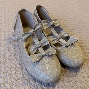 Gold sparkle shoes, size 2